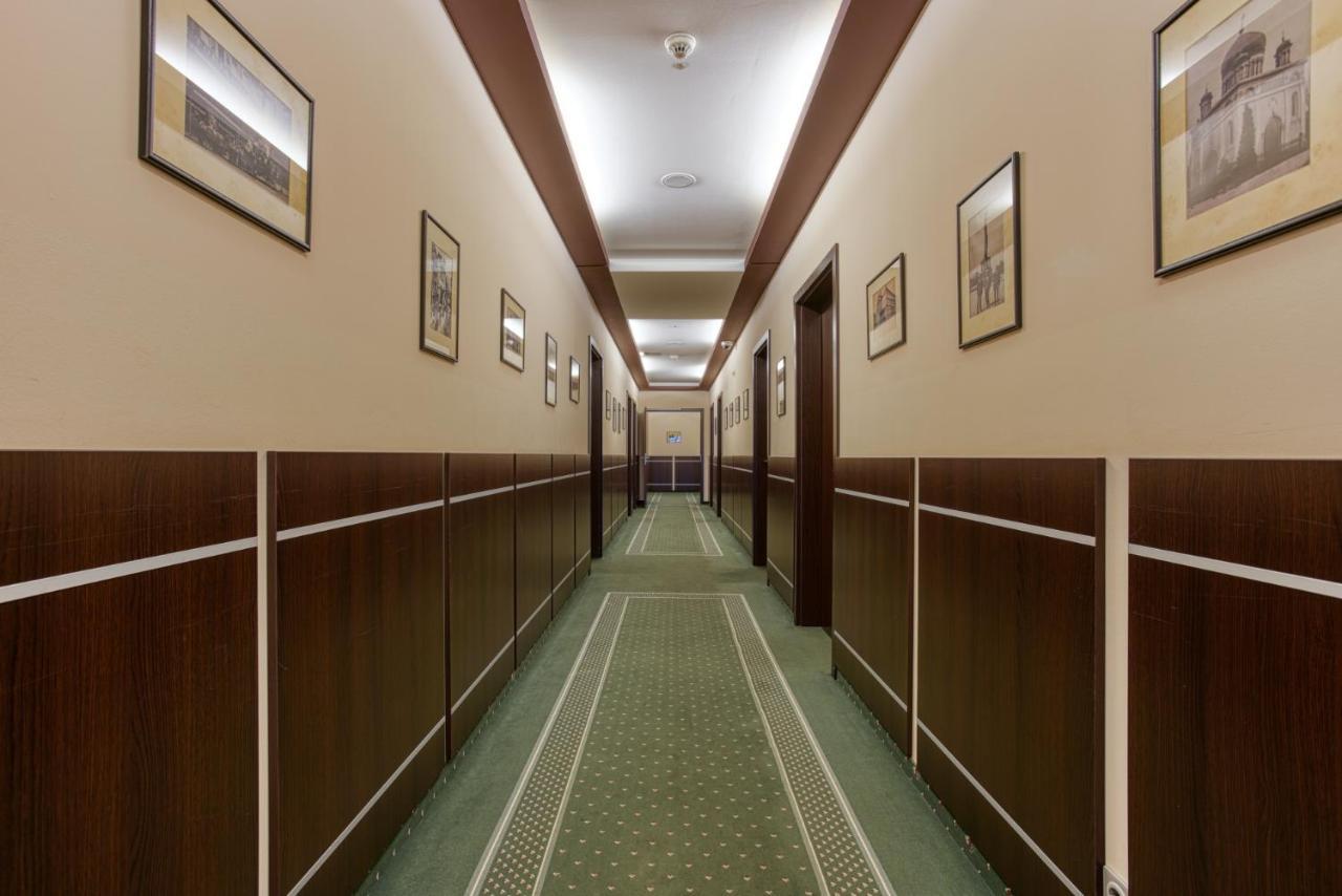 Titanic Comfort Kurfuerstendamm Berlim Exterior foto